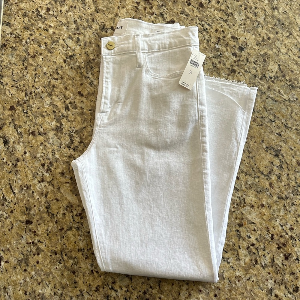 NWT: FRAME Le High Straight Leg Jean, size 29